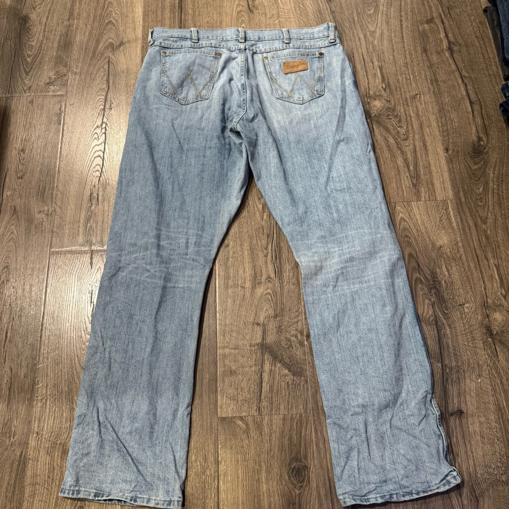 Wrangler crest retro relaxed fit Men's Light Blue Bootcut Jeans size 38x34 - Picture 10 of 11